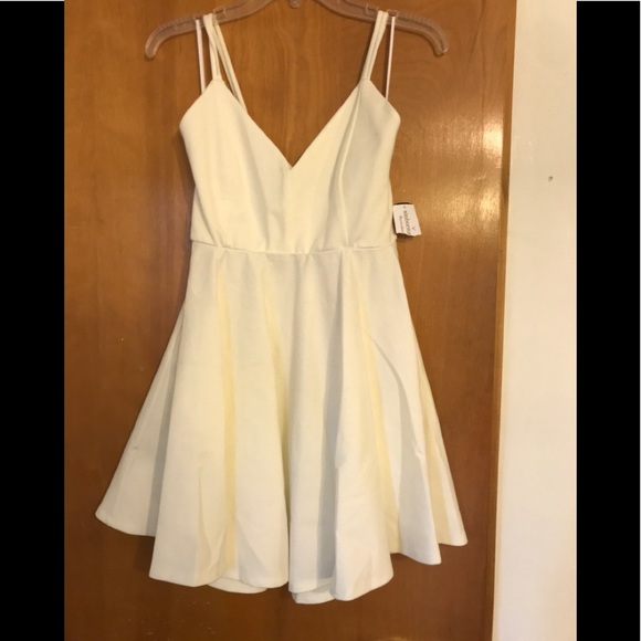 Windsor Dresses & Skirts - NWT Windsor White Dress